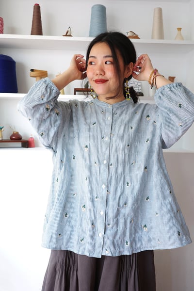 𓏭小花柄刺繡直紋泡泡格襯衫12