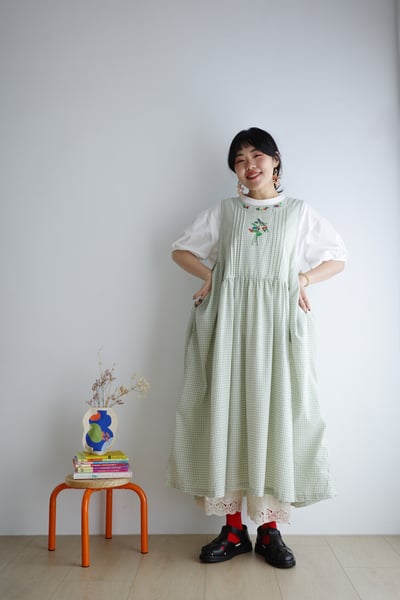 𓏭拼接袖口繫帶小鵝刺繡2way上衣2