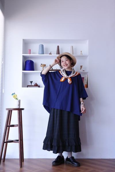 木耳邊點綴前後兩穿純色上衣16