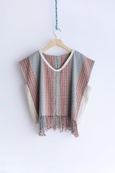 𓏭手織布側拼接Ｖ領流蘇上衣20