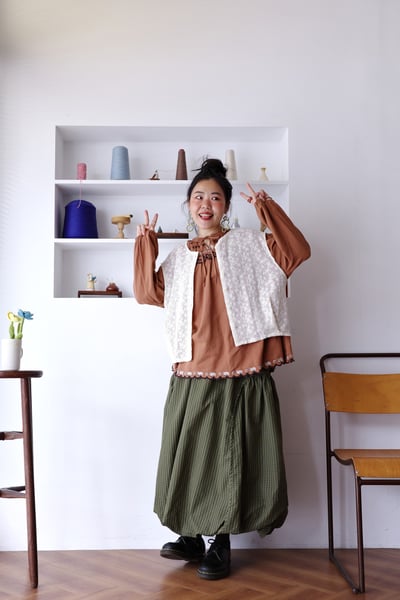 𓏭樹葉織紋下擺壓折針織背心4