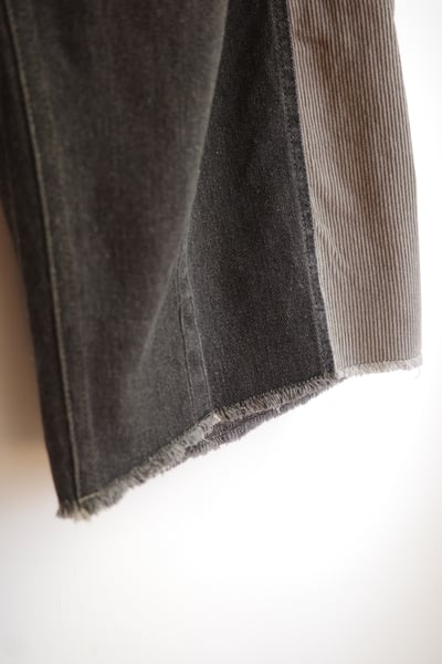 𓏭超修身細絨拼接抽鬚高腰丹寧褲19