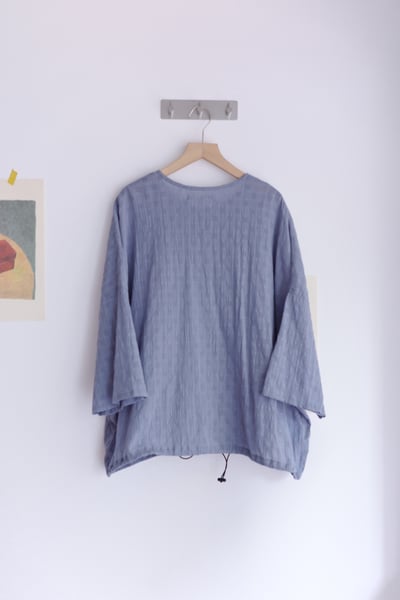 方格緹花下擺抽繩罩衫上衣25