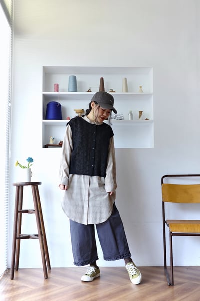 𓏭樹葉織紋下擺壓折針織背心11