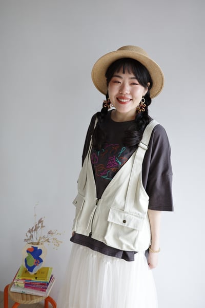 𓏭慵懶線條水果刺繡TEE15