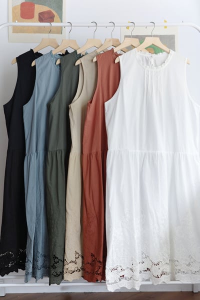 木耳花邊領鏤空雕花背心洋裝襯裙1