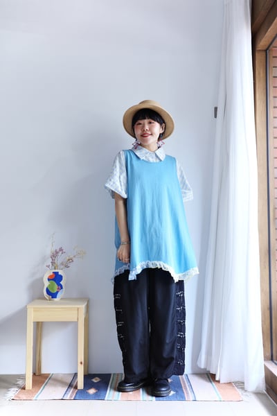 𓏭小花邊紗不規則下擺無袖上衣11