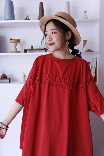 木耳邊點綴前後兩穿純色上衣19