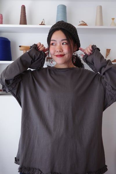 𓏭木耳花邊點綴接袖上衣10