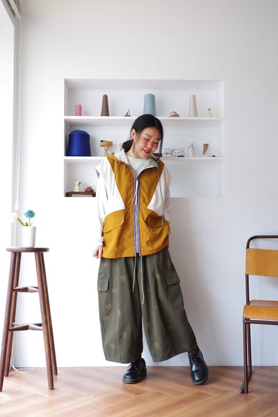 𓏭小樹刺繡大口袋工作繭形褲3