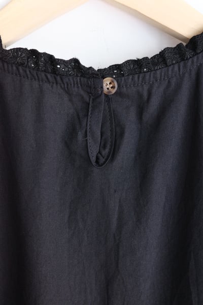 木耳花邊領鏤空雕花背心洋裝襯裙21