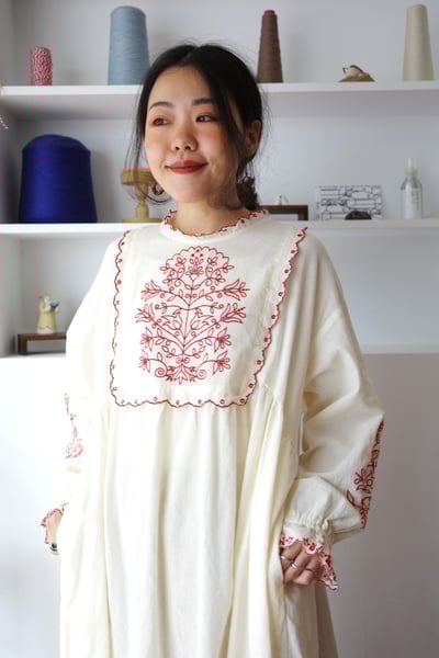 𓏭優雅花邊刺繡洋裝4