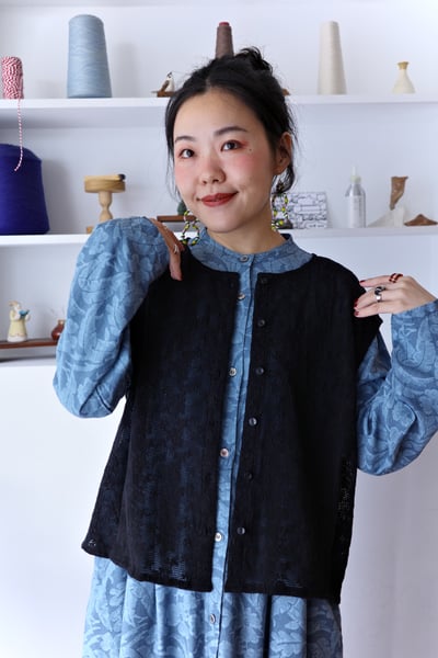 𓏭樹葉織紋下擺壓折針織背心16