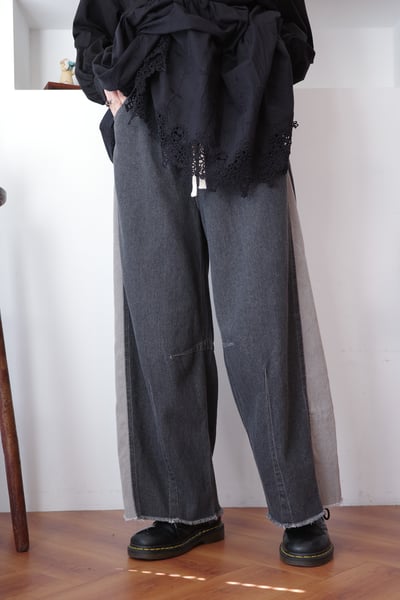 𓏭超修身細絨拼接抽鬚高腰丹寧褲14