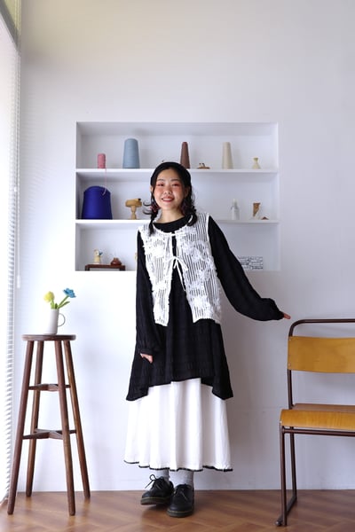 𓏭纏繞花朵洞洞繫帶背心8