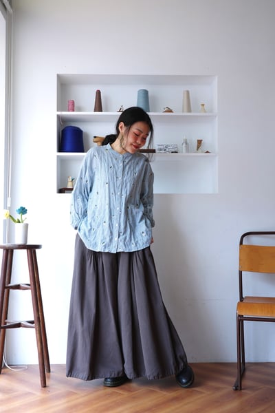 𓏭小花柄刺繡直紋泡泡格襯衫9