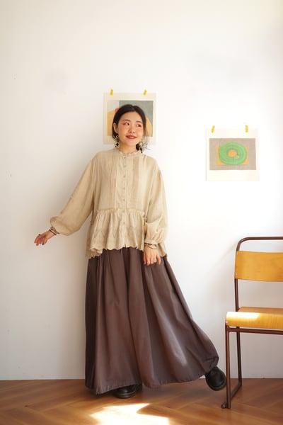 𓏭蕾絲花邊刺繡壓摺上衣5