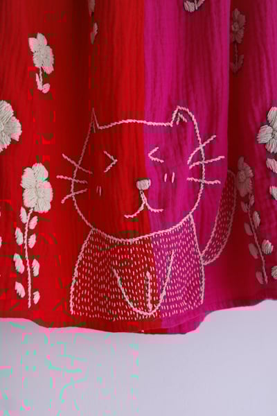 𓏭色塊拼接貓貓刺繡繫帶背心8