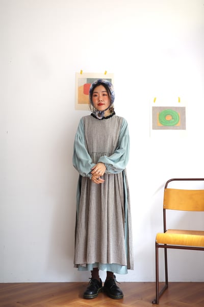 𓏭木耳領邊圍裙式繫帶洋裝8