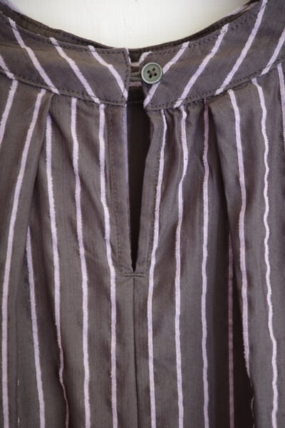 𓏭份量感優雅抓摺袖直紋緹花上衣24