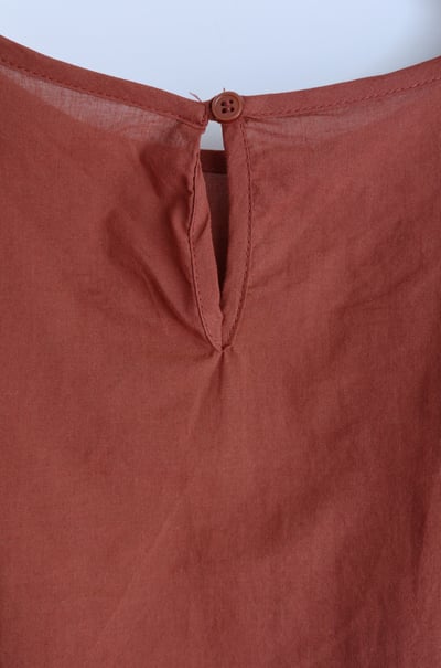 層次菱格鏤空荷葉袖上衣10