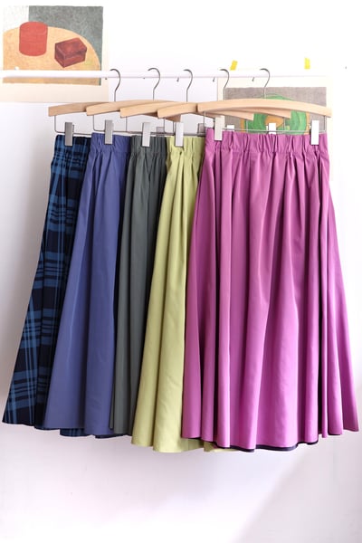 𓏭雙面穿光澤感圓裙1