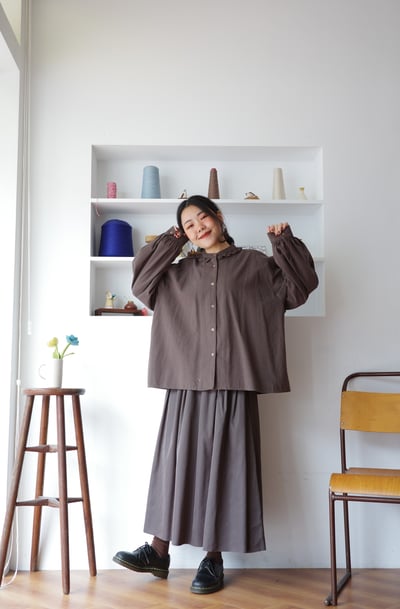 𓏭木耳抽鬚花邊拼接純色襯衫5