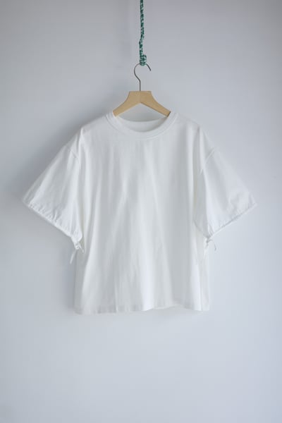 𓏭拼接袖口繫帶小鵝刺繡2way上衣22
