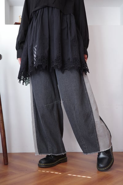 𓏭超修身細絨拼接抽鬚高腰丹寧褲13