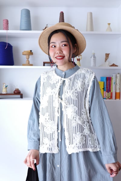 𓏭纏繞花朵洞洞繫帶背心5