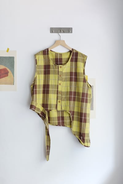 不對稱墜下擺格紋背心21