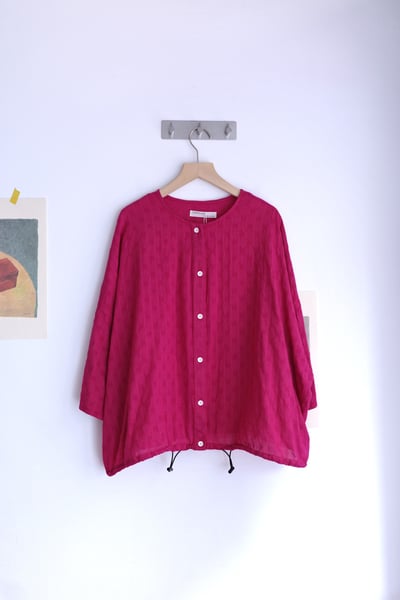 方格緹花下擺抽繩罩衫上衣22