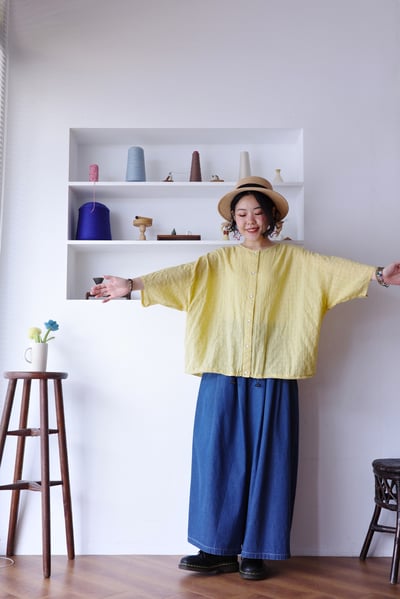 方格緹花下擺抽繩罩衫上衣3