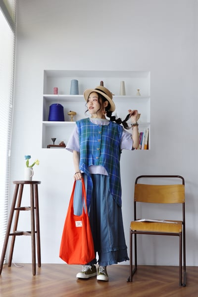 不對稱墜下擺格紋背心8