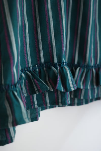 𓏭木耳邊拼接下擺鬆身直紋長背心17