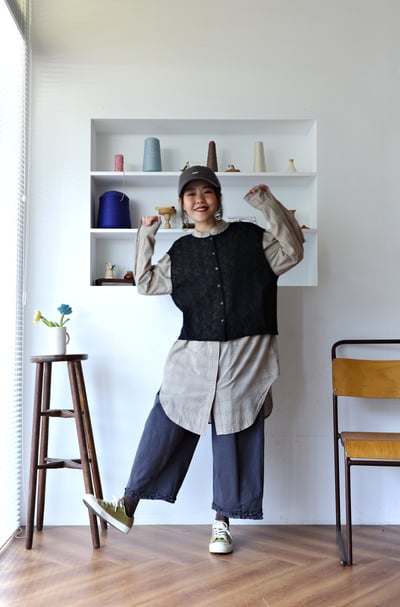 𓏭樹葉織紋下擺壓折針織背心6