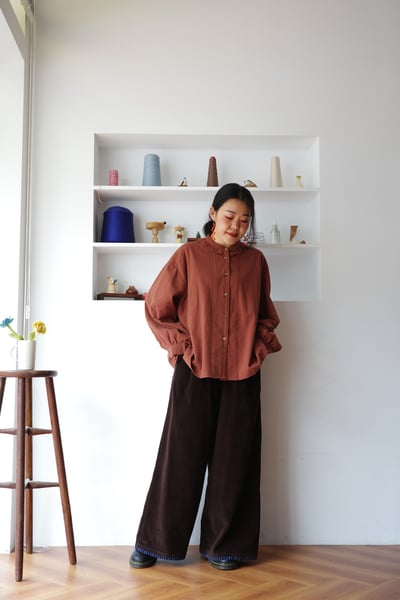 𓏭木耳抽鬚花邊拼接純色襯衫9