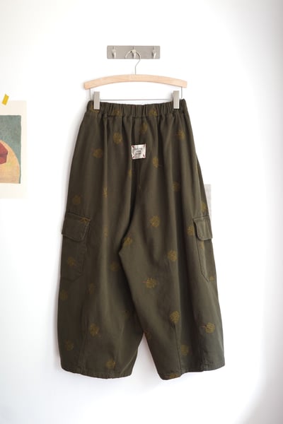 𓏭小樹刺繡大口袋工作繭形褲18