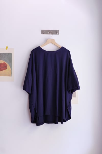 木耳邊點綴前後兩穿純色上衣21