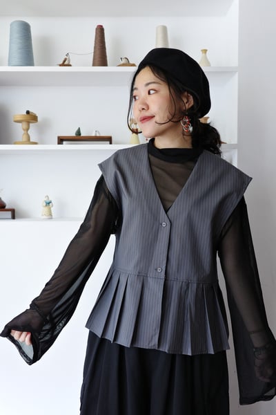 壓摺下擺蕾絲拼接西裝背心9