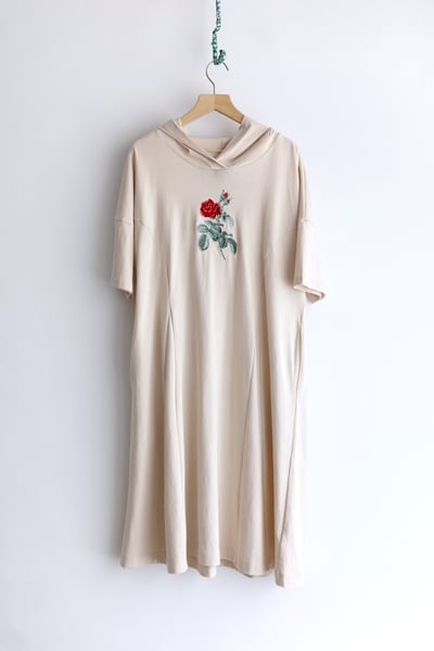 𓏭薔薇刺繡裁片拼接連帽洋裝16