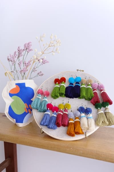 份量感球球流蘇耳環1