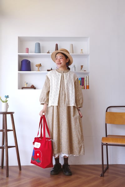 木耳花邊領鏤空雕花背心洋裝襯裙12