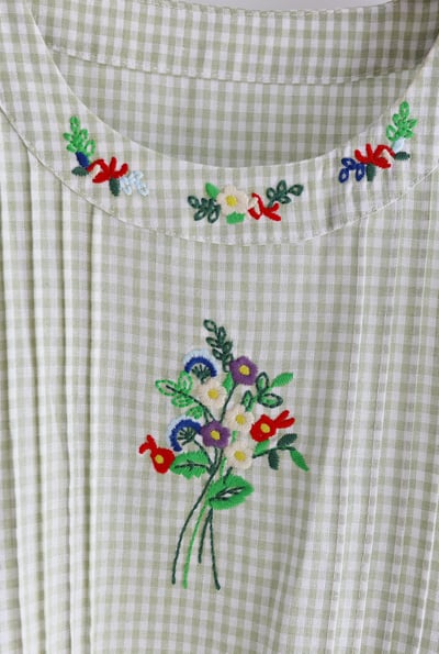 𓏭花束刺繡抓摺剪裁格紋背心洋裝18