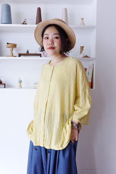 方格緹花下擺抽繩罩衫上衣17