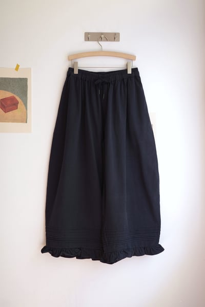 𓏭褲管壓褶木耳花邊繭型褲18