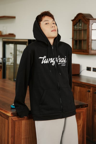 THU 2020 連帽外套2