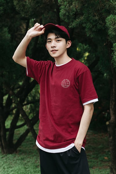 CCU 設計短Ｔ－酒紅色1