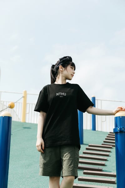 NTHU 設計短Ｔ－黑色2