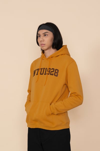 NTU 設計帽Ｔ－黃色Ｓ號1